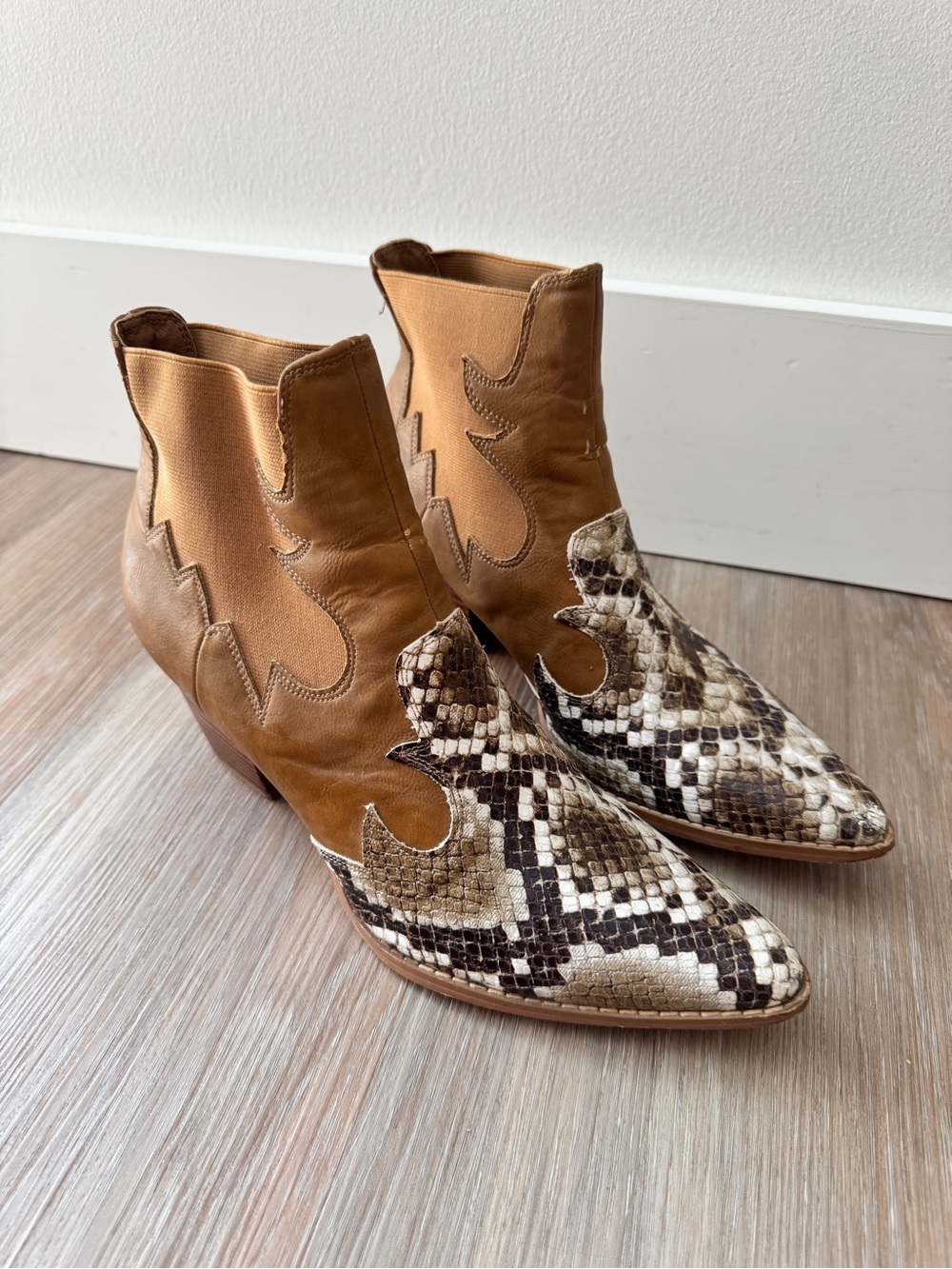 Coconuts by Matisse Western Ankle Boots Women 8.5 Snake Print faux leather brown
